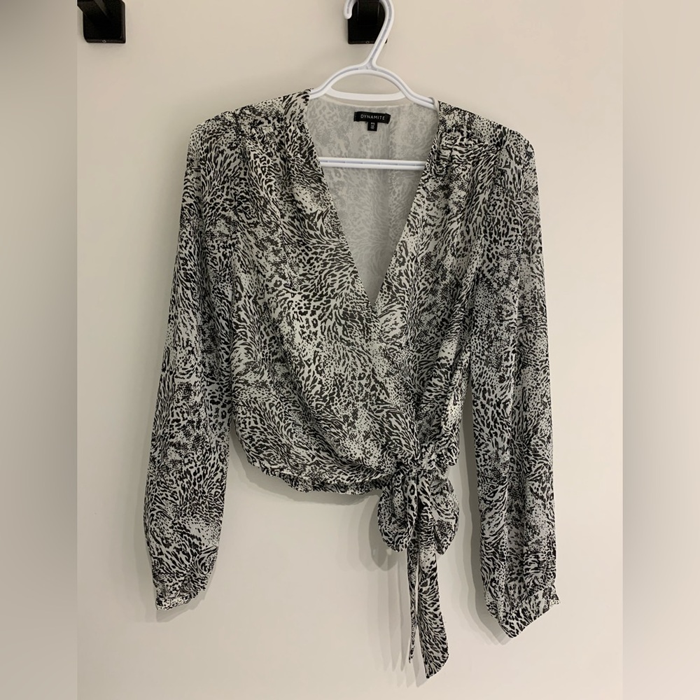 Dynamite printed blouse size small.